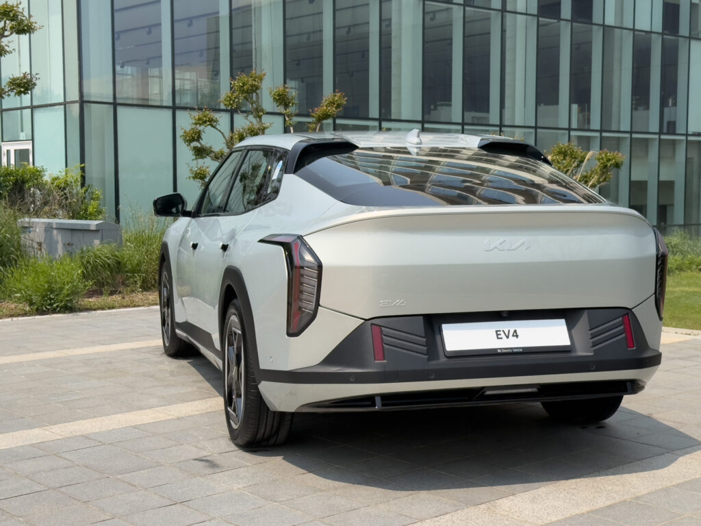 2026-Kia-EV4-5